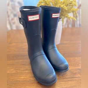 Practically New!  Hunter Original Short Rain Boot